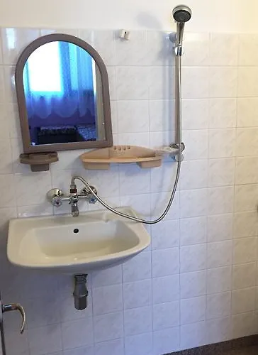 Yanis Guest house 2*