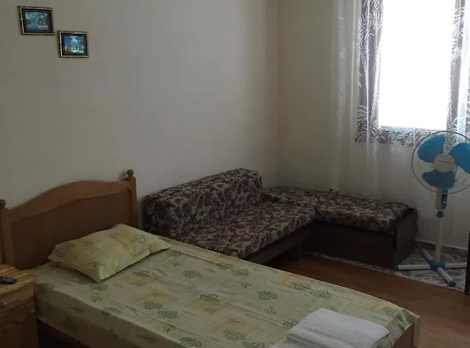 Guest house Yanis 2*