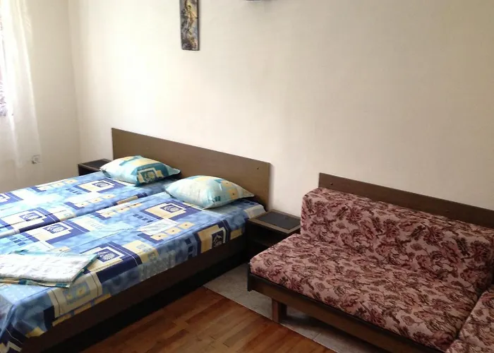 Гостевой дом Yanis 2*