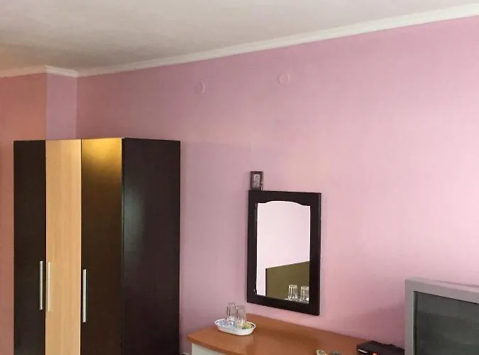 Yanis Свети-Влас